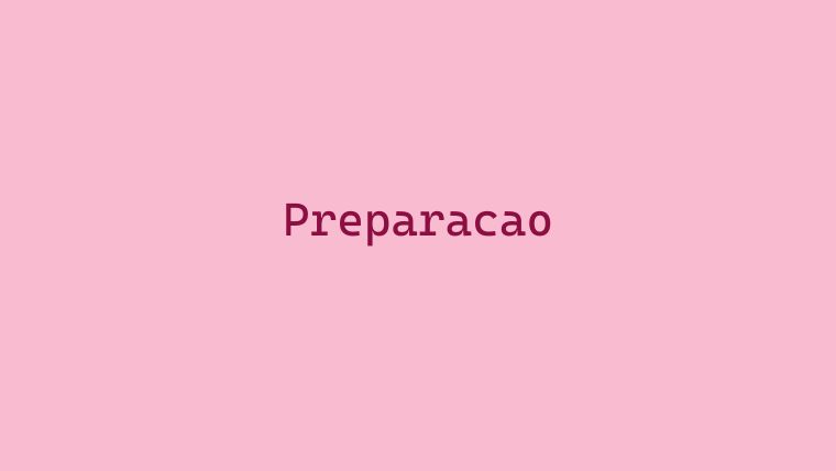 Preparação da unha com empurrador de cutícula antes da esmaltação em gel
